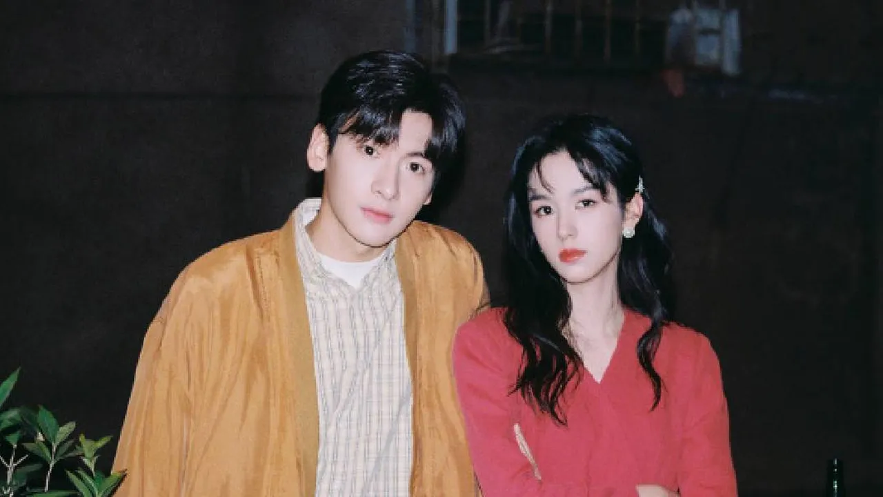 Potret Terbaru Zhou Ye Bersama Zhai Xiaowen, Gaya Retronya Bikin Nostalgia