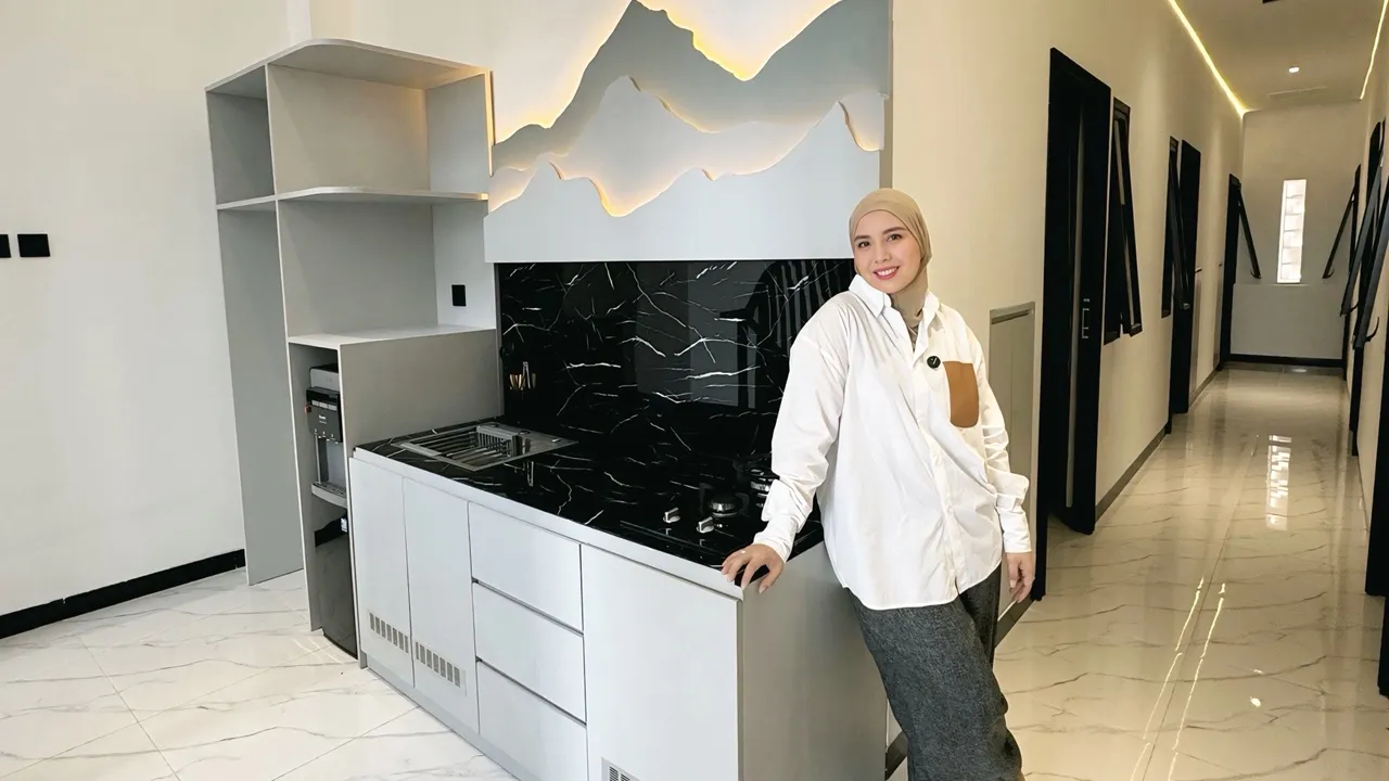 Potret Tya Ariestya Pamer Dapur Kos Barunya, Desain Mewah tapi Hemat