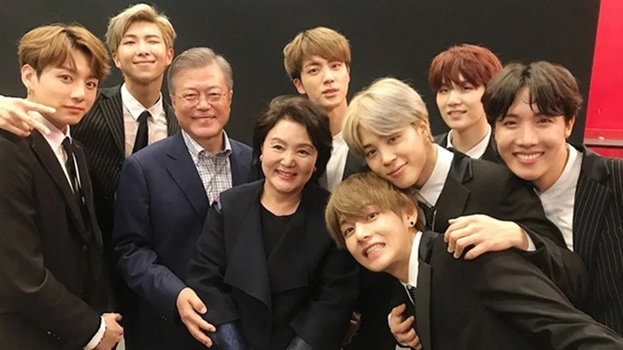 Presiden Korea Selatan Puji Prestasi BTS yang Berhasil Jadi K-Pop Idol Pertama Puncaki Chart Billboard Hot 100