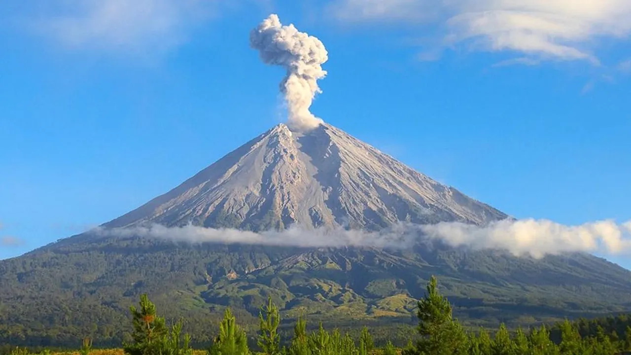 Pria Warga AS Meninggal Dunia dalam Pendakian ke Semeru