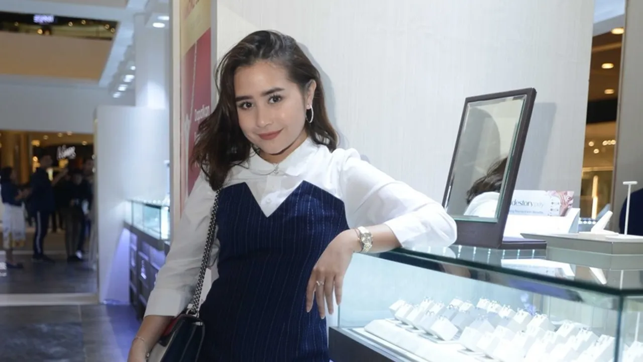 Prilly Latuconsina Lebih Suka Maxime Bouttier Beri Anting Atau Cincin Ya?