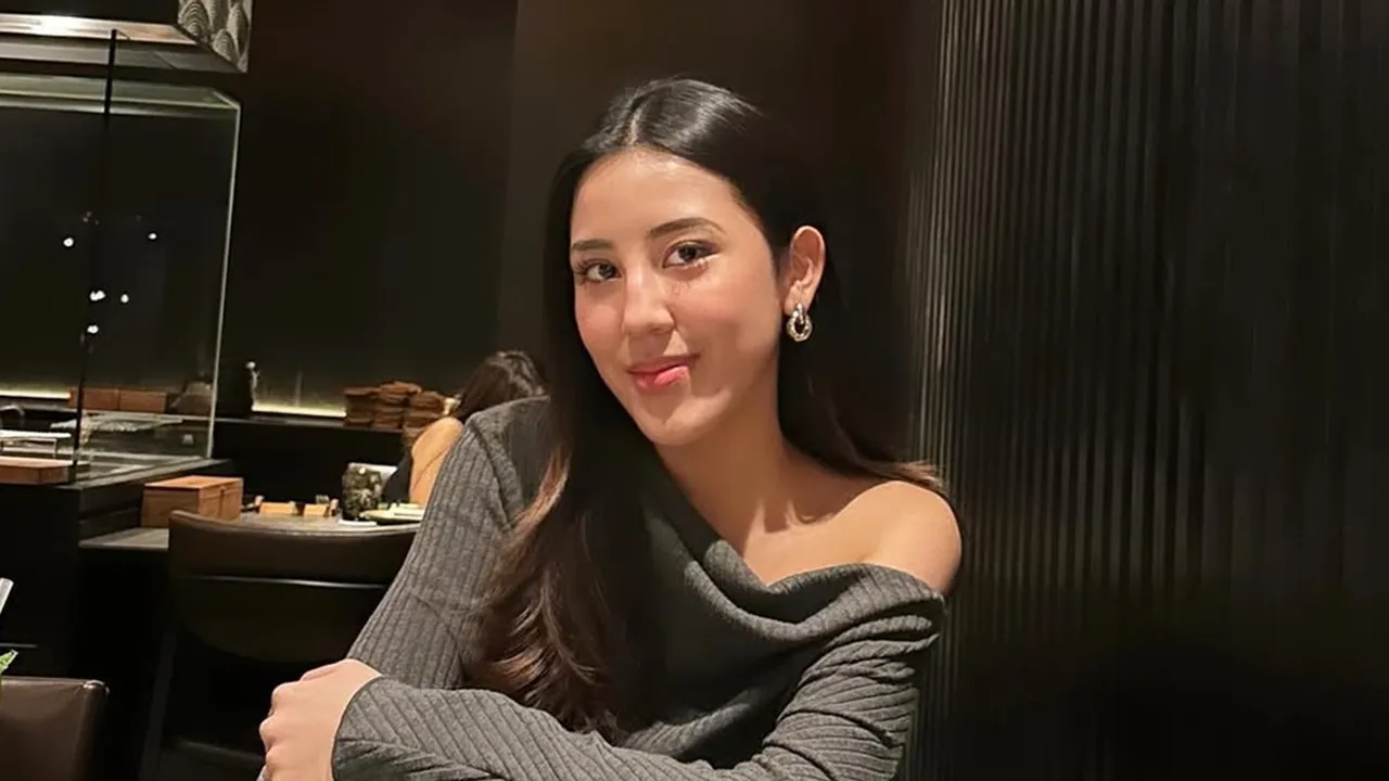 Profil Cleantha Islan: Biodata, Pendidikan, dan Kisah Cinta dengan Teuku Rassya