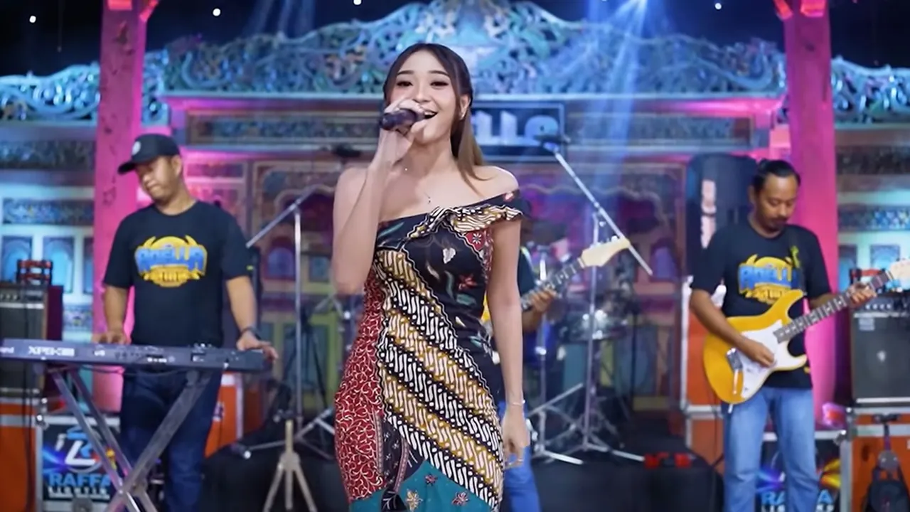 Profil Difarina Indra, Penyanyi Dangdut Koplo yang Bikin Klepek-Klepek!
