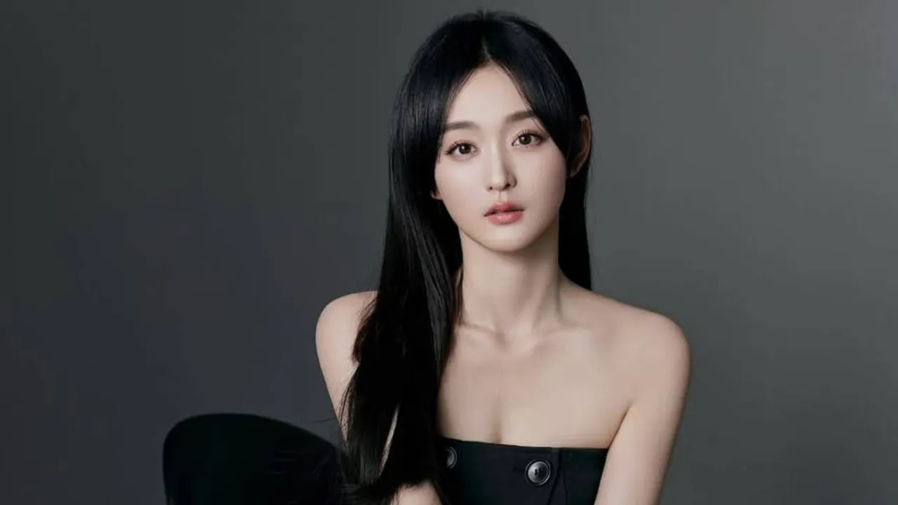 Profil He Hong Shan, Aktris Cantik China yang Juga Jago Fotografi