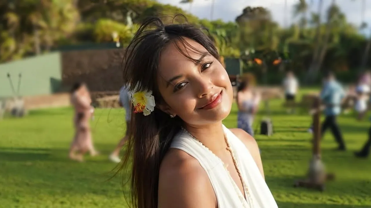 Profil Lengkap Aurelie Moeremans: Karier Akting, Kisah Hidup, hingga Ebook Broken Strings
