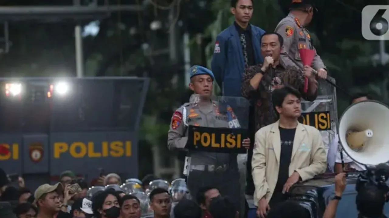 Profil Prasetyo Hadi, Mensesneg RI yang Temui Massa Aksi Indonesia Gelap di Patung Kuda