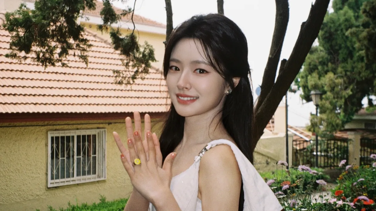 Profil Xu Ruohan, Aktris Cantik yang Namanya Melejit Sejak Main Bareng Jackie Chan di Film Vanguard Profil Xu Ruohan, Aktris Cantik yang Namanya Melejit Sejak Main Bareng Jackie Chan di Film Vanguard