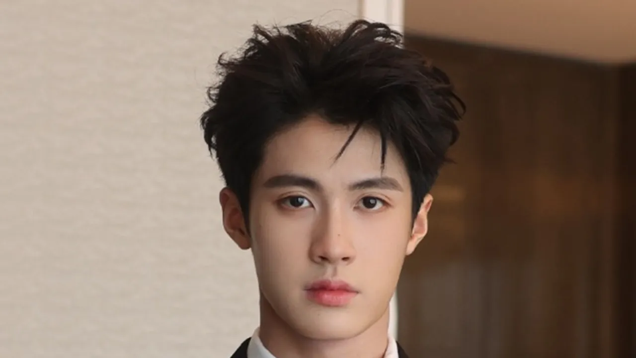 Profil Yang Pengcheng Aktor Pendatang Baru China yang Langganan Peran Drama Pendek
