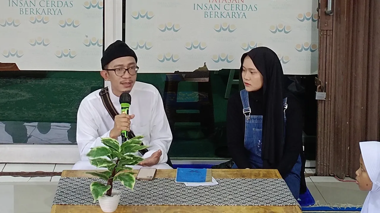 Proses Hijrah Aming Terungkap dalam Video Klip 'Hati yang Terang' yang Dinyanyikan Alma Thania