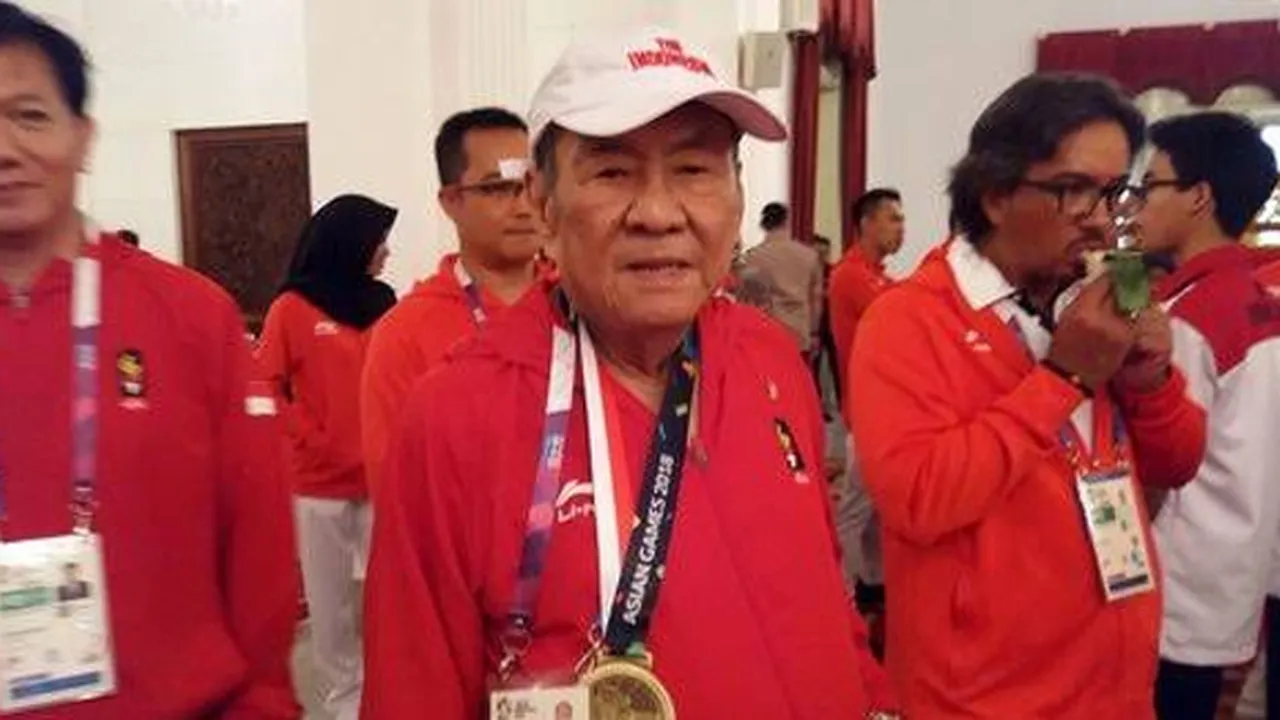 Punya Harta Ratusan Triliun, Michael Bambang Hartono Nggak Malu Makan di Warung Sederhana