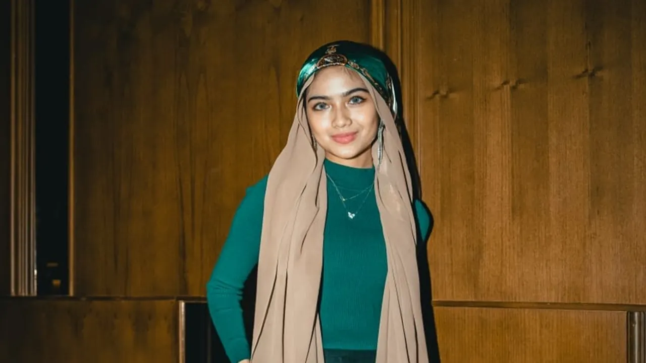 Punya Kebiasaan Unik, Maira Muthma Sering Bernyanyi Sambil Pegang Sisir