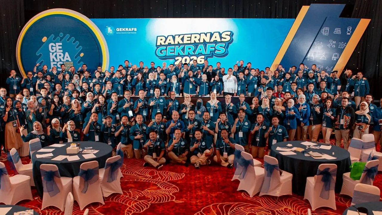 Raffi Ahmad hingga Melly Goeslaw Hadiri Rakernas GEKRAFS 2026 Raffi Ahmad hingga Melly Goeslaw Hadiri Rakernas GEKRAFS 2026