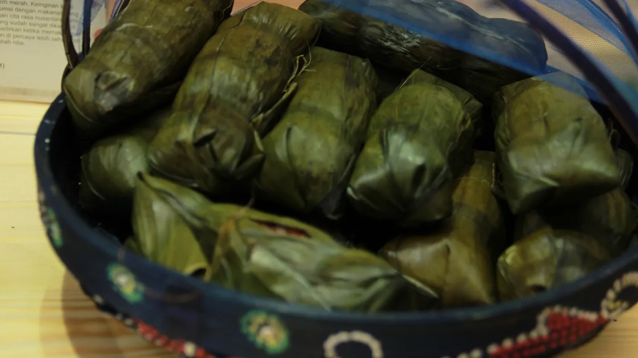 Rahasia Ampuh, Cara Membuat dan Menyimpan Lontong Agar Selalu Segar dan Tak Mudah Basi!