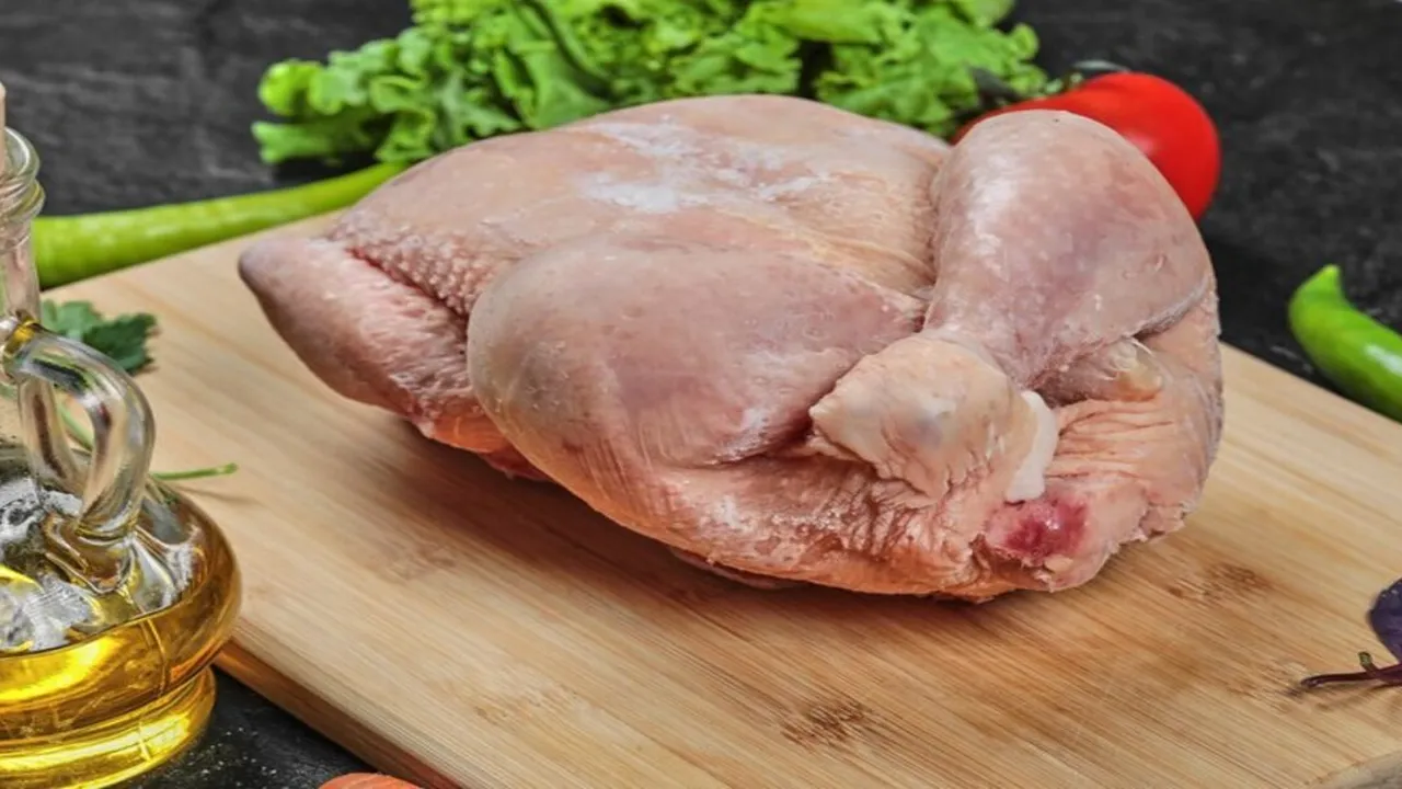 Rahasia Daging Ayam Segar dan Bebas Bau Tanpa Jeruk Nipis, Coba Trik Jitu Ini!