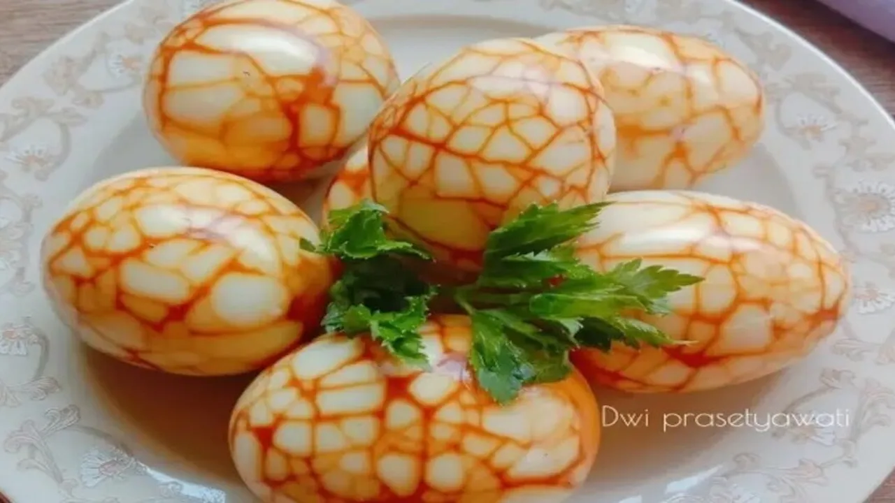 Rahasia Membuat Telur Pindang Batik dengan Motif Unik dan Rasa Gurih