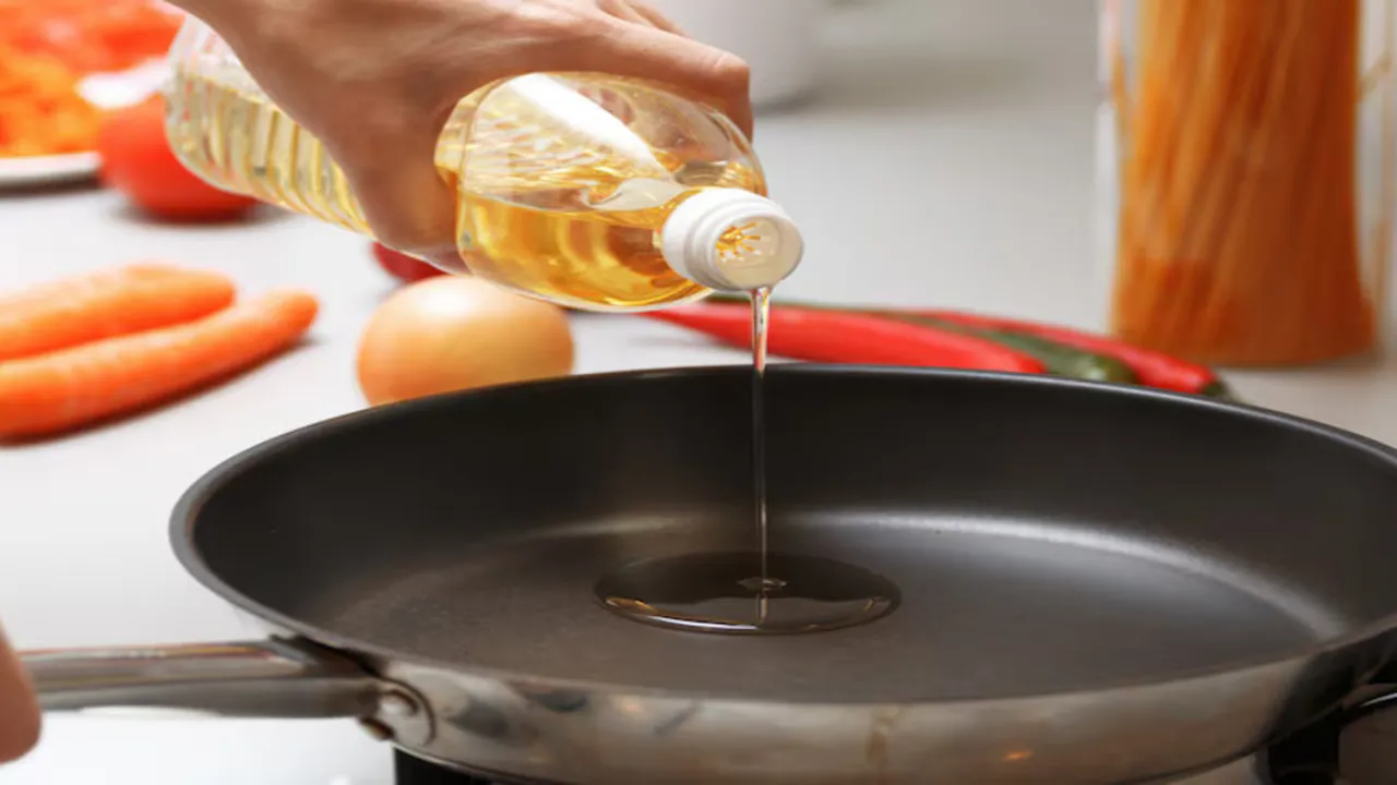 Rahasia Menjaga Minyak Goreng Tetap Bersih dengan Bahan Sederhana