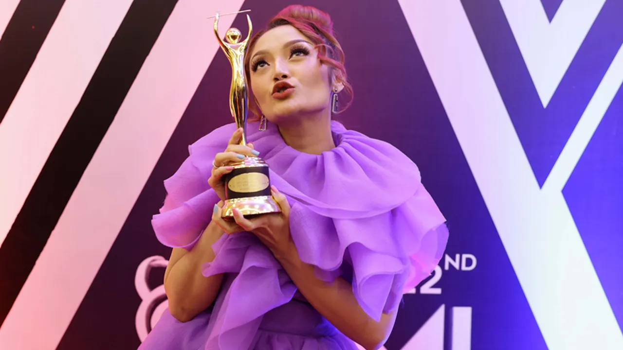 Raih Penghargaan AMI AWARDS 2019, Siti Badriah Masih Punya Banyak PR