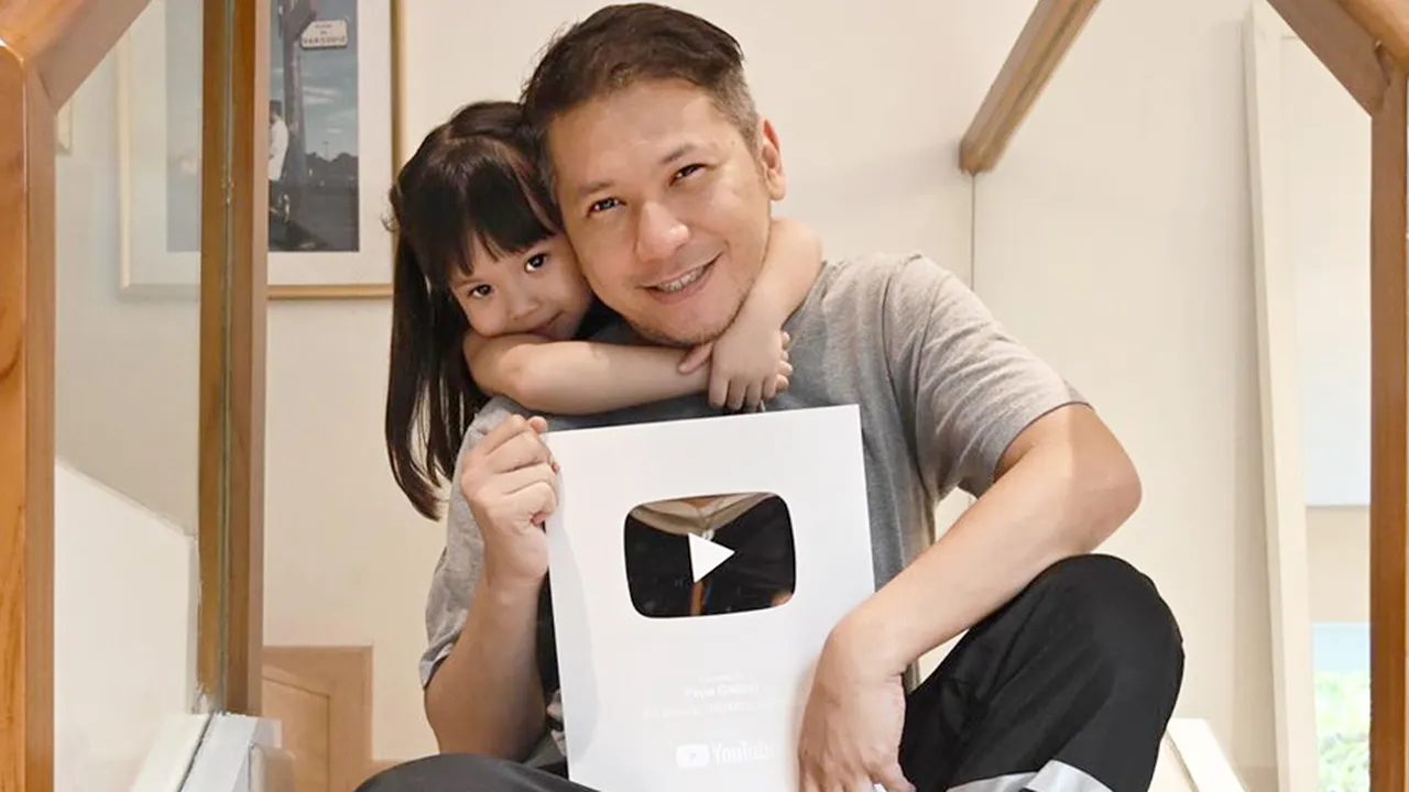 Raih Silver Play Button Dari Youtube, Gading Marten Rayakan Bareng gempi