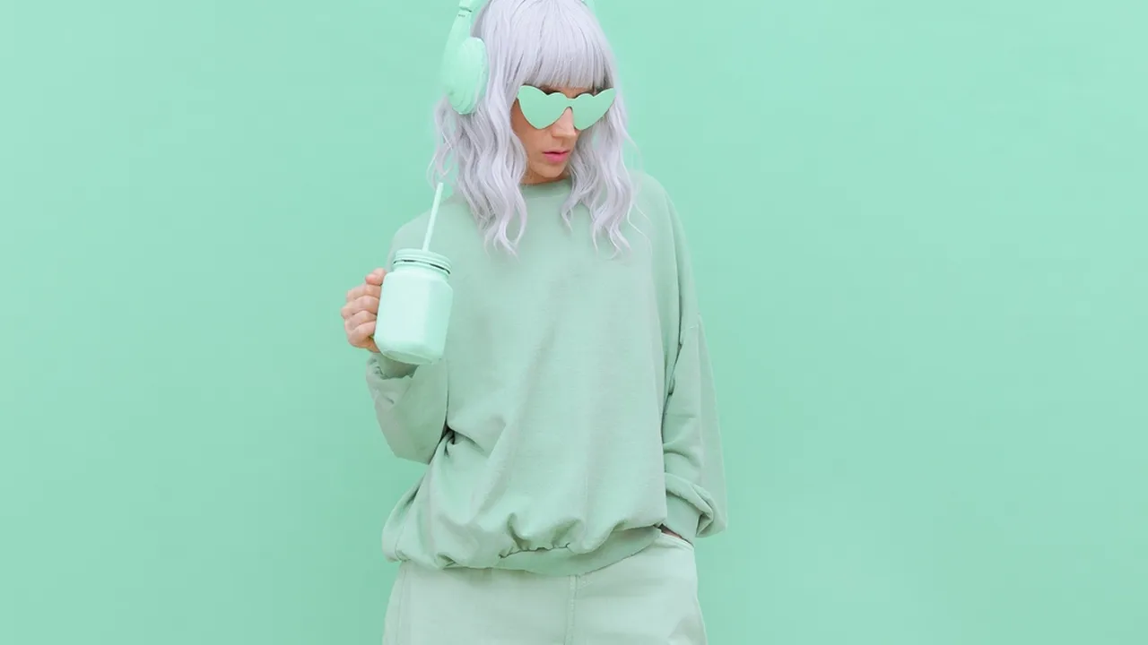 Raih Suasana Hati yang Lebih Ceria, Pilihan Baju dengan Warna Ini untuk Redakan Stres!