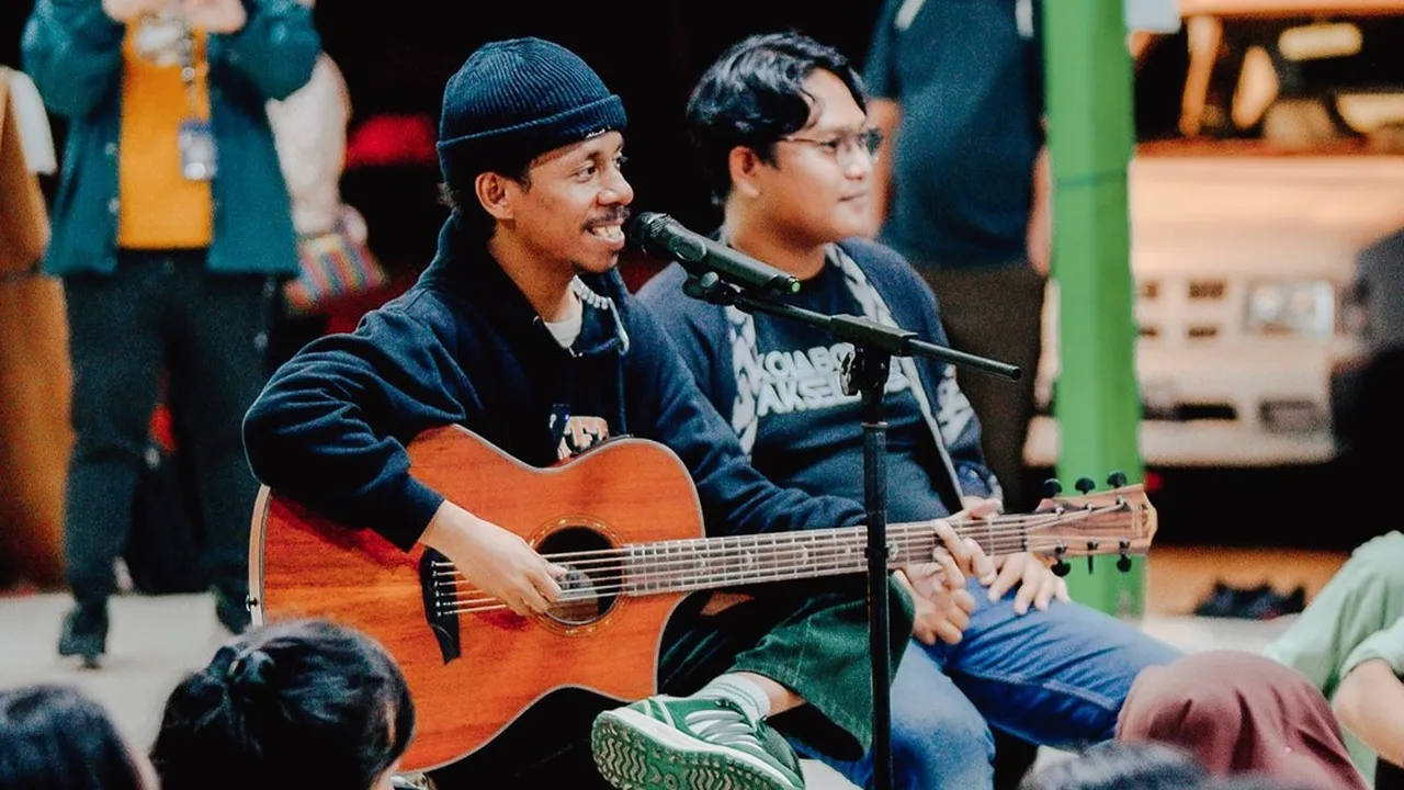 Raim Laode Rilis Lagu'Abangku' Sebagai Dedikasi untuk Kakaknya