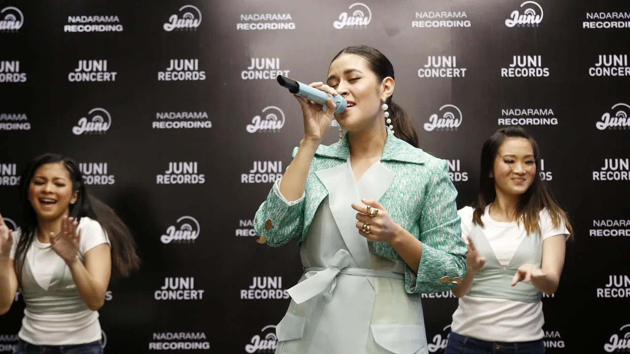 Raisa Siap Meriahkan 'Senggigi Sunset Jazz 2019' di Lombok Raisa Siap Meriahkan 'Senggigi Sunset Jazz 2019' di Lombok