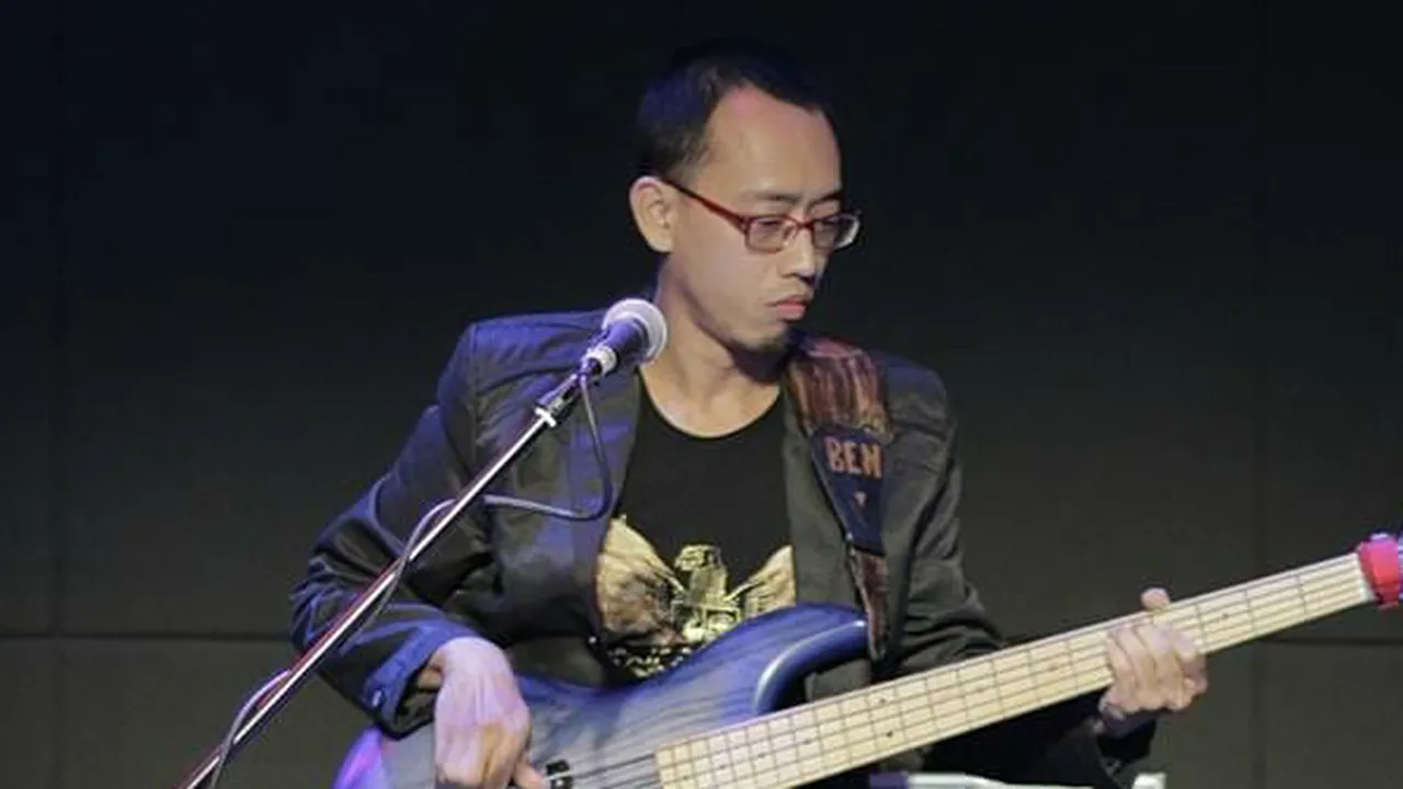 Rama Natan Kolaborasi dengan Basis Legendaris Nathan East di Single 'Batik Scat' Rama Natan Kolaborasi dengan Basis Legendaris Nathan East di Single 'Batik Scat'