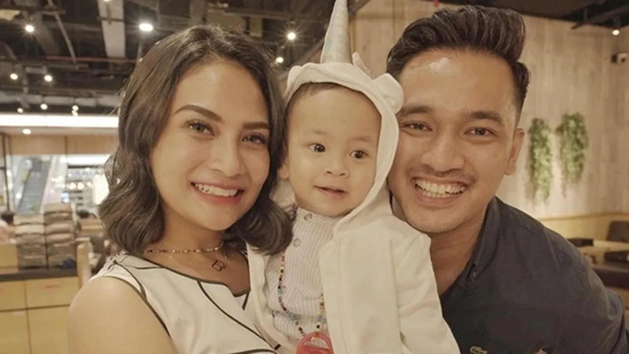Ramadan Makin Lengkap, Vanessa Angel Bahagia Pertama Kali Puasa Bareng Anak Ramadan Makin Lengkap, Vanessa Angel Bahagia Pertama Kali Puasa Bareng Anak