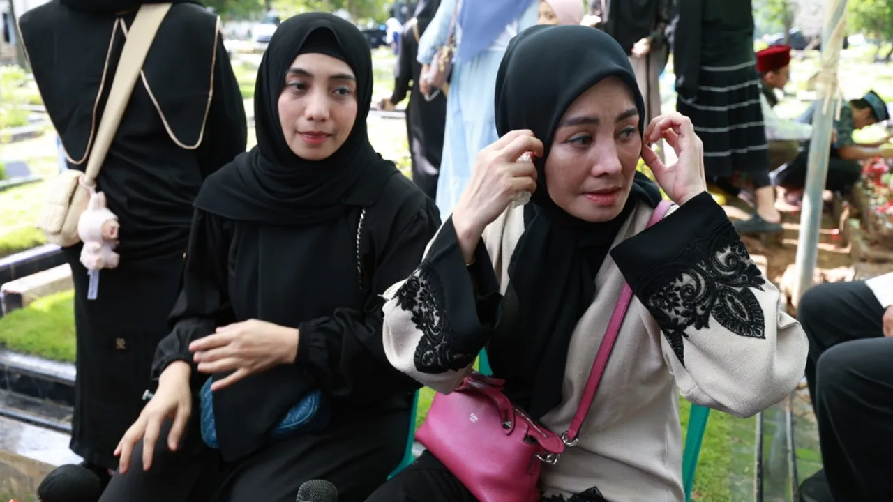 Ramadan Terakhir Bersama Sang Ibu Tercinta, Kenangan Terindah Cici Paramida dan Siti KDI