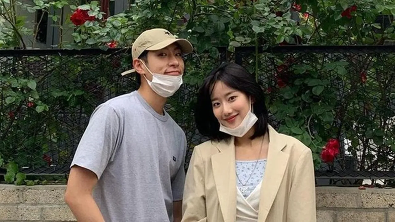 Ramai Dugaan Bullying, Agensi Bantah Naeun APRIL Pernah Komentar Jorok - Pacaran dengan Yoonyoung Eks A-JAX Ramai Dugaan Bullying, Agensi Bantah Naeun APRIL Pernah Komentar Jorok - Pacaran dengan Yoonyoung Eks A-JAX
