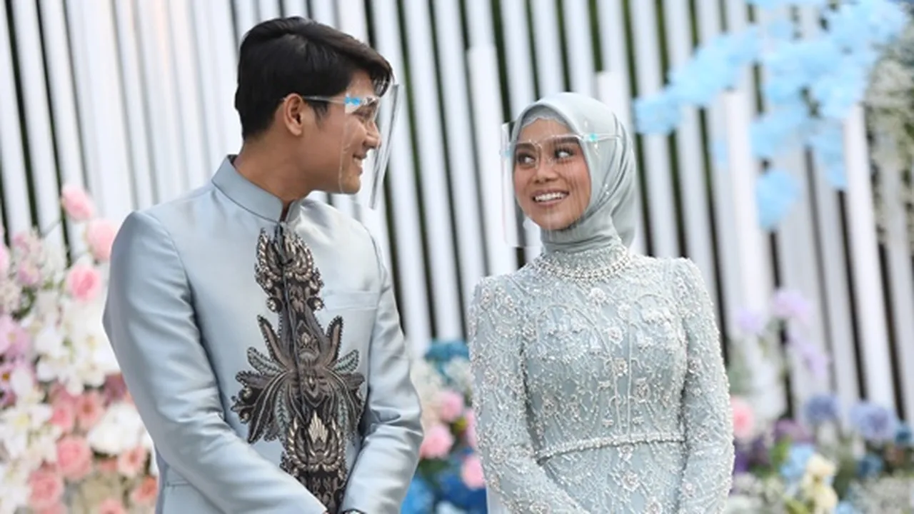 Ramai Video Rizky Billar Cium-cium Kening Lesti, Netizen: Belum Halal Kok Sudah Begitu
