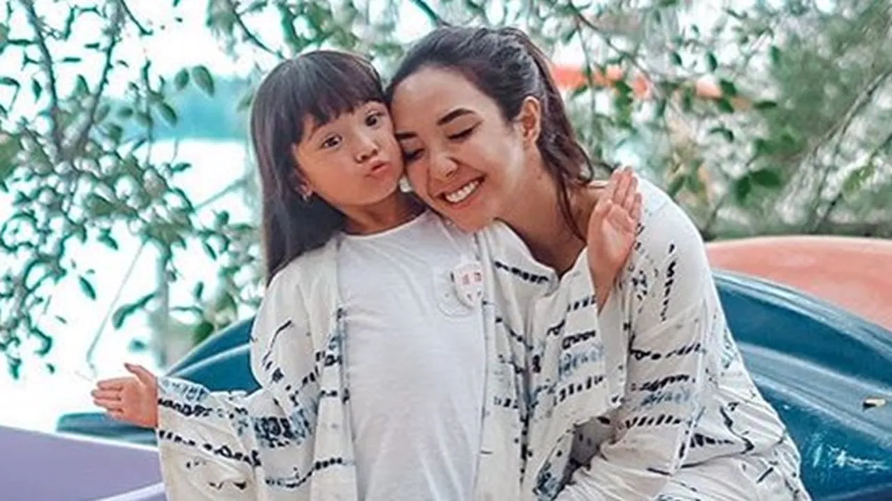 Ramai Video Syur Mirip Dirinya, Gisella Anastasia Enjoy Sarapan Bareng Gempi di Sumba Ramai Video Syur Mirip Dirinya, Gisella Anastasia Enjoy Sarapan Bareng Gempi di Sumba
