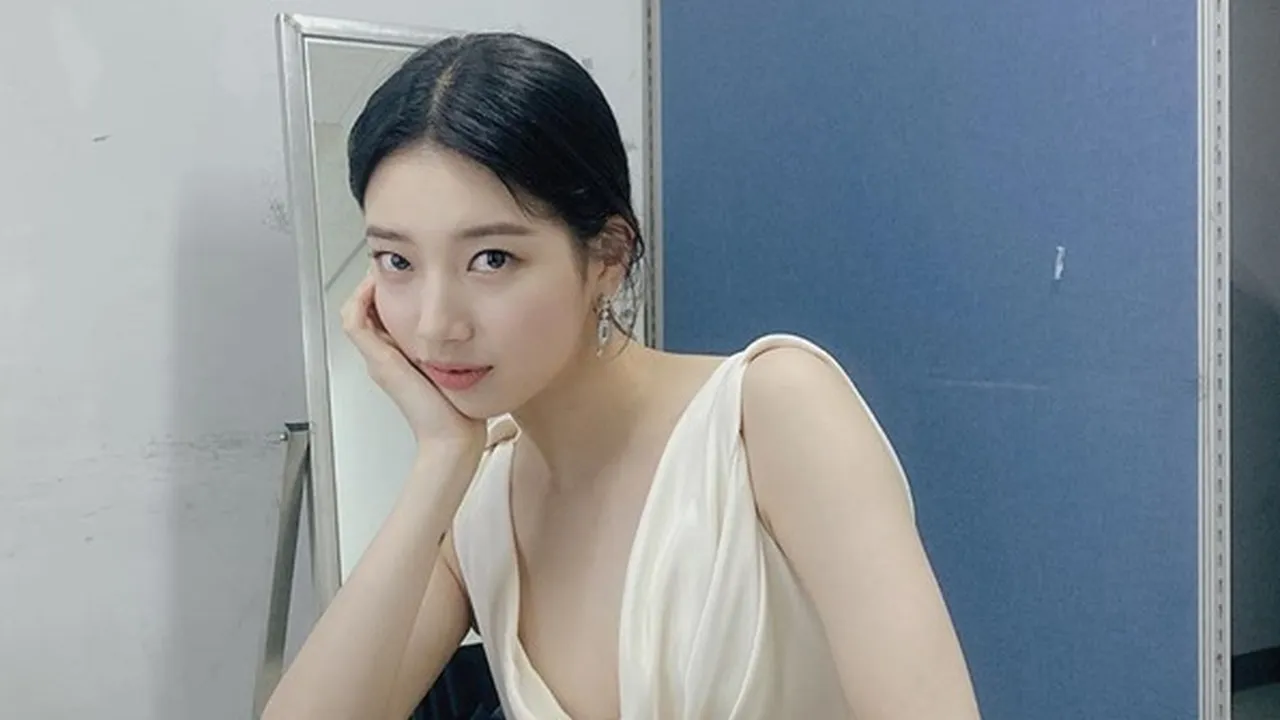 Rambut Baru dan Makeup Bold, Suzy Pancarkan Aura Dewasa