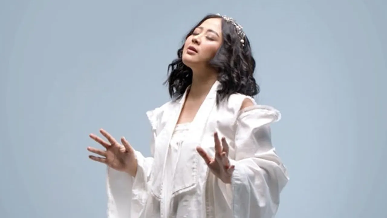 Rampungkan Single 'Baik Baik' di Saat Pandemi, Astrid Bawa Peralatan Rekaman ke Rumah Rampungkan Single 'Baik Baik' di Saat Pandemi, Astrid Bawa Peralatan Rekaman ke Rumah