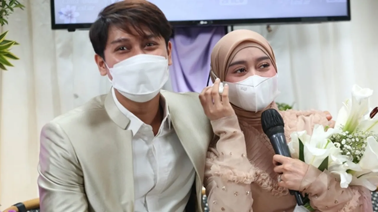 Rangkaian Acara Jelang Pernikahan Rizky Billar dan Lesti Kejora yang Sempat Tertunda Akhirnya Tayang di Televisi Rangkaian Acara Jelang Pernikahan Rizky Billar dan Lesti Kejora yang Sempat Tertunda Akhirnya Tayang di Televisi