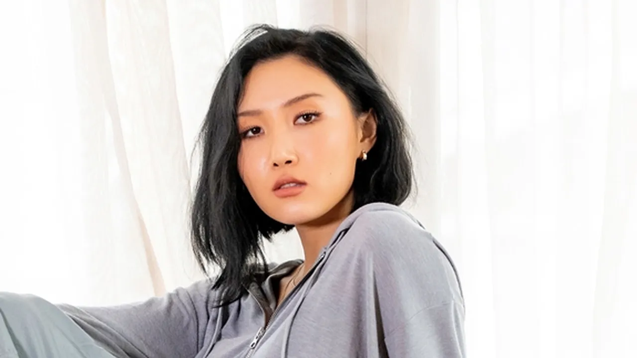 Ratu Mukbang Sejati, Hwasa MAMAMOO Bagikan Tips Nikmati Santapan Diet