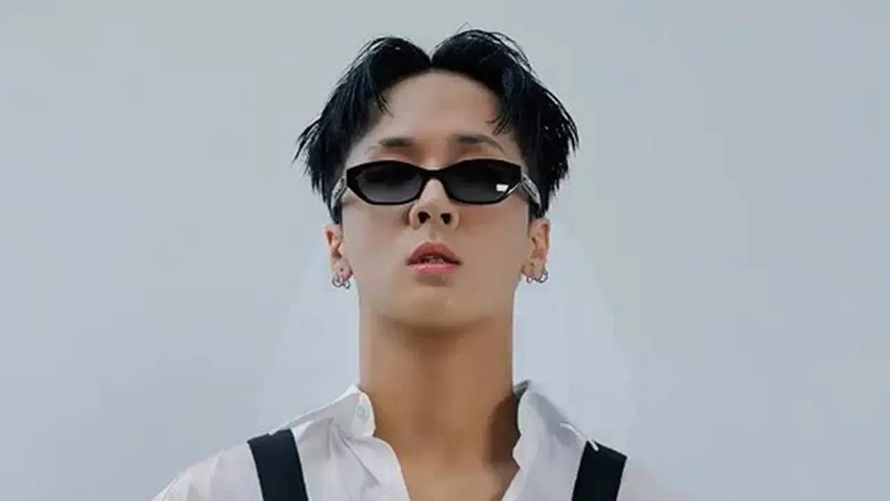 Ravi VIXX Pamer Hadiah dari Kai EXO di IG, Kai Malah Salah Fokus