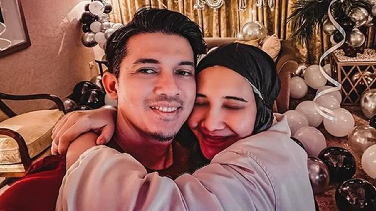 Rayakan Anniversary Pernikahan ke-10, Irwansyah dan Zaskia Sungkar Saling Tulis Pesan Romantis! Rayakan Anniversary Pernikahan ke-10, Irwansyah dan Zaskia Sungkar Saling Tulis Pesan Romantis!