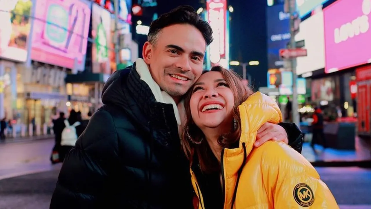 Rayakan Hari Ayah, BCL Kenang Almarhum Ashraf Sinclair Lewat Postingan Video Mengharukan