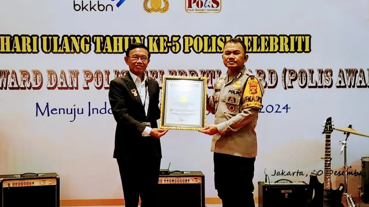 Rayakan HUT ke-5, Polisi Selebriti Apresiasi Polisi Ramah dan Peduli Stunting Rayakan HUT ke-5, Polisi Selebriti Apresiasi Polisi Ramah dan Peduli Stunting