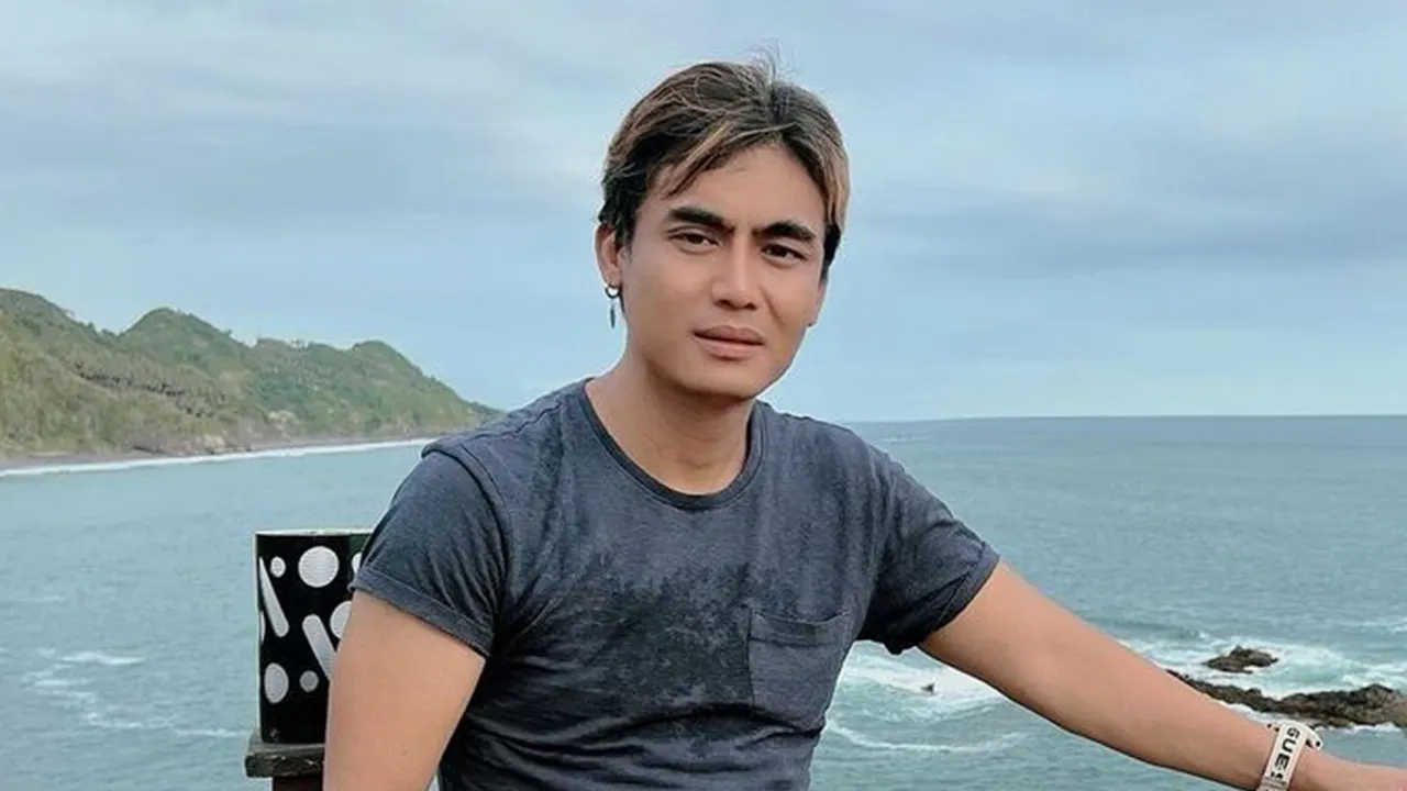 Rayakan Ulang Tahun yang Kedua, Perumahan Sultan Ini Undang Charly Van Houten
