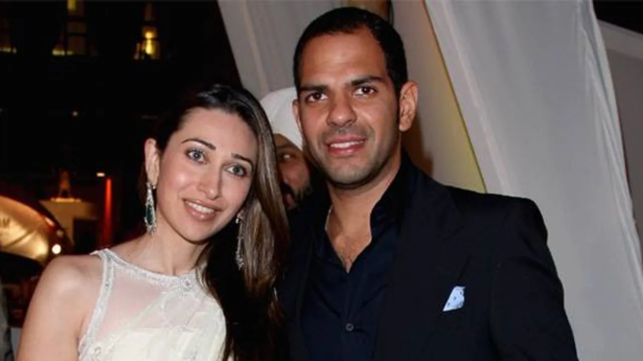 Rayakan Ultah Anak, Karisma Kapoor Akur dengan Mantan Suami