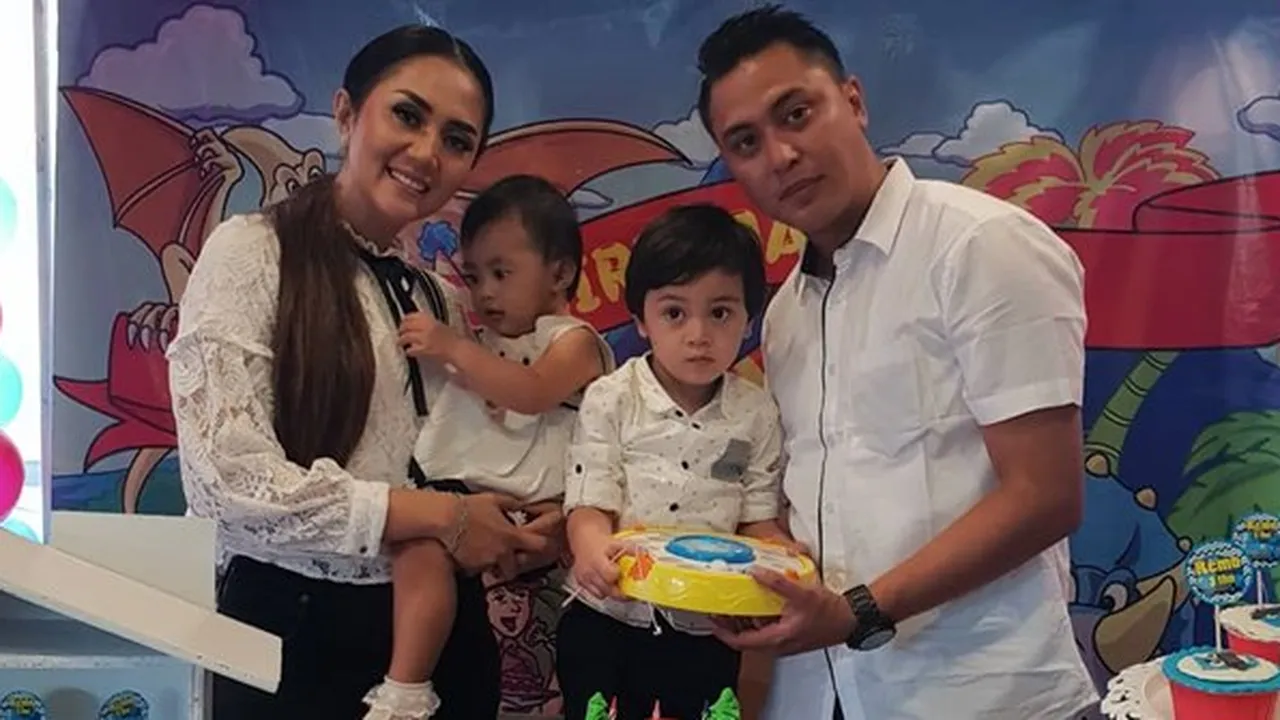 Rayakan Ultah Anak Yang Ke-3, Aida Saskia Didampingi Mantan Suami