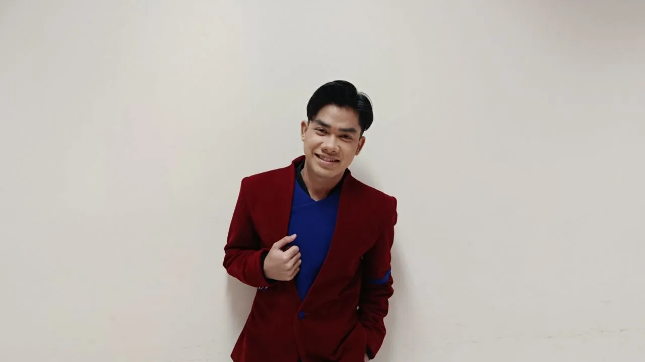 Razky DA8 Ungkap Alasan Kurangi Vibrato dan Cara Atasi Gugup di Panggung Razky DA8 Ungkap Alasan Kurangi Vibrato dan Cara Atasi Gugup di Panggung