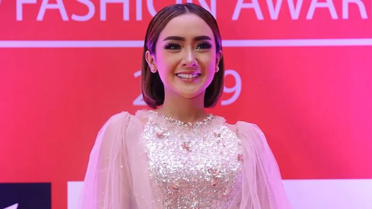 Reaksi Cita Citata Cicipi Balut, Makanan Ekstrem Khas Filipina, Berani Coba?