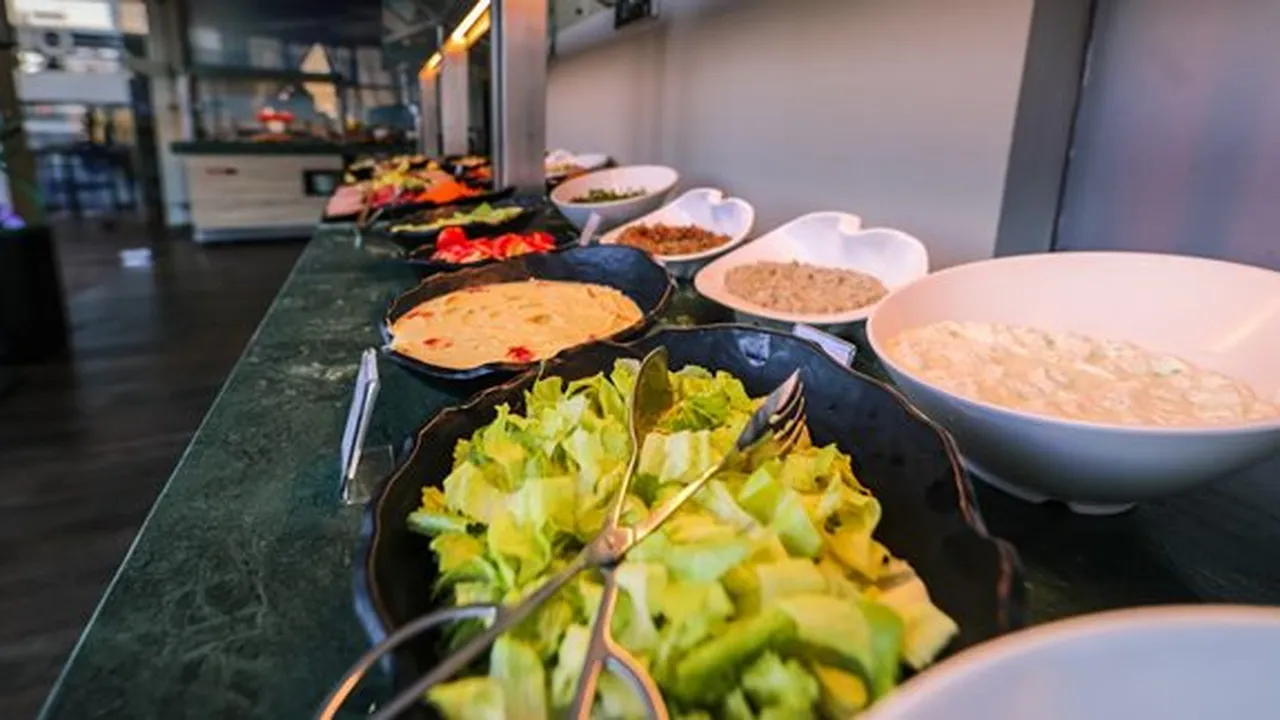 12 Rekomendasi Tempat Makan Vegetarian Berbagai Kota di Indonesia