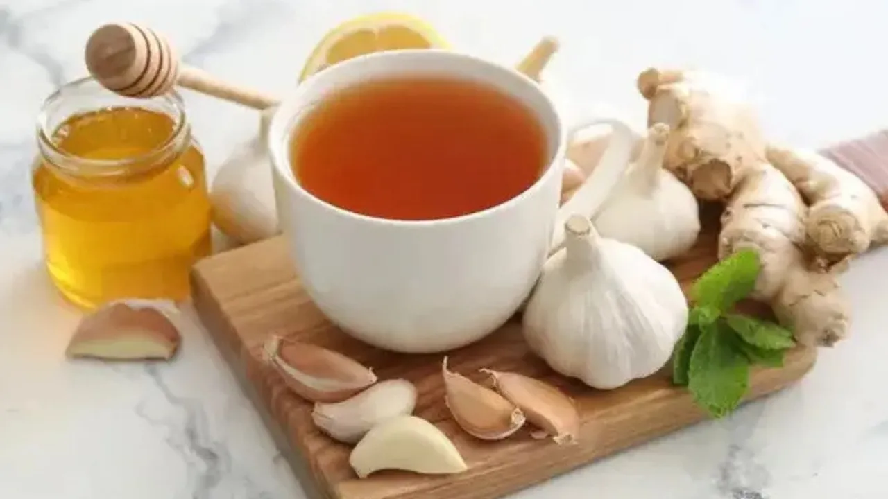 Rendam Bawang Putih dan Madu, Manfaat Kesehatan yang Tak Boleh Dilewatkan, Simak Cara Pembuatannya!