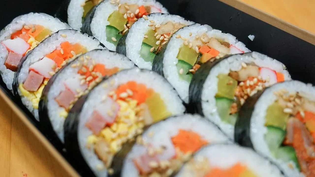 Resep Kreatif, Nasi Kepal Lezat dengan Beragam Isian yang Mudah Dibuat!