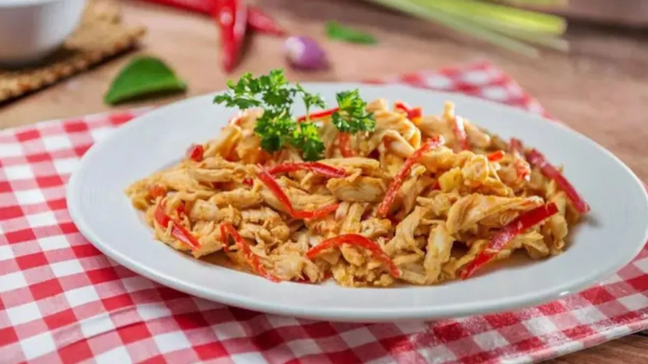 Resep Praktis Ayam Suwir yang Mudah dan Menggugah Selera