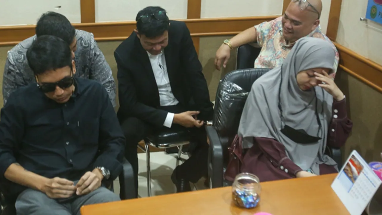 Resmi Bercerai, Desta dan Natasha Rizky Sama-Sama Mendapatkan Satu Rumah