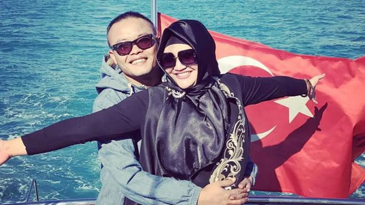 Resmi Cerai Dari Sule, Pengadilan Putuskan Lina Tak Mendapat Mut'ah Resmi Cerai Dari Sule, Pengadilan Putuskan Lina Tak Mendapat Mut'ah